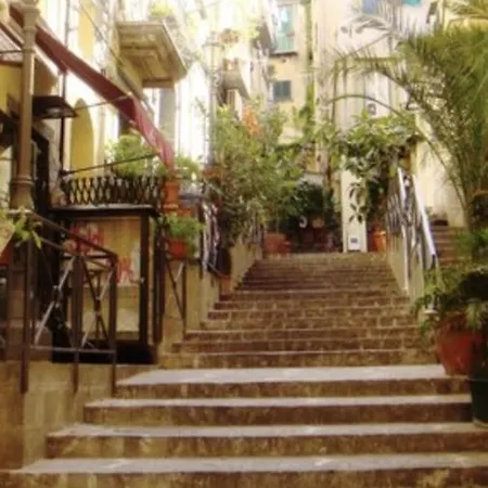 Chiaia House 3*