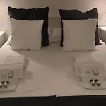 Chiaia House Bed & Breakfast