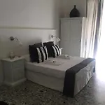 Chiaia House 3*