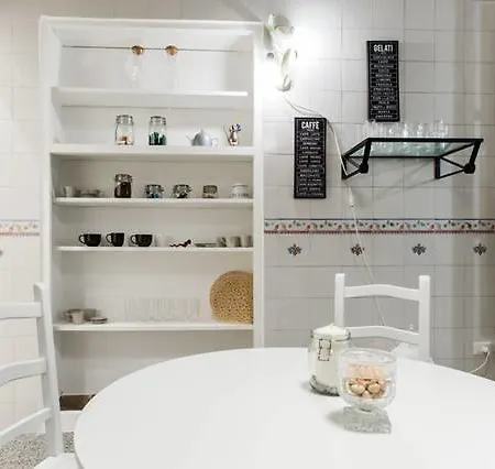 Chiaia House فندق مبيت وإفطار 3*