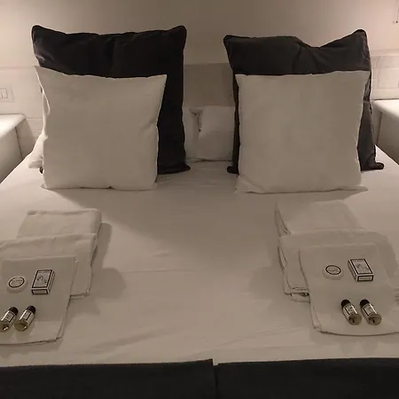 Chiaia House فندق مبيت وإفطار