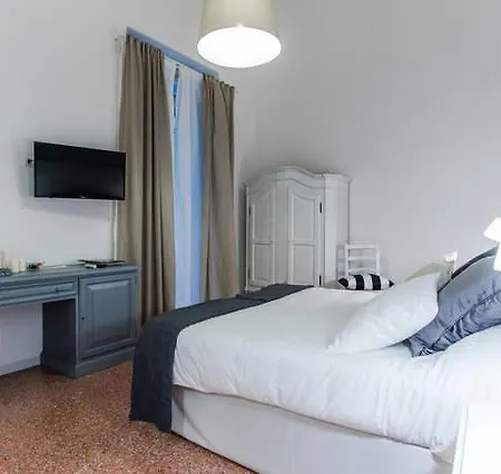 Chiaia House Naples