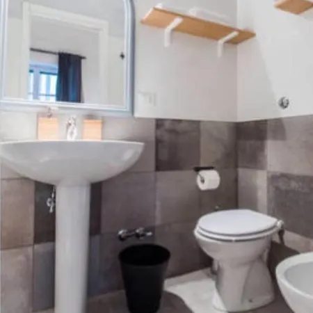 Chiaia House Bed & Breakfast 3*