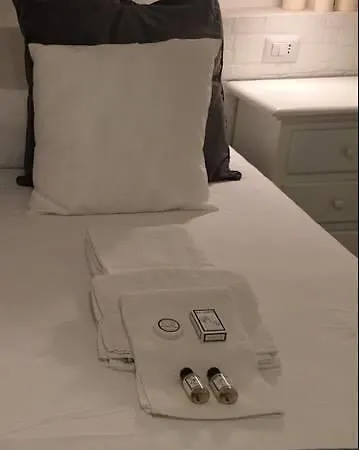 Bed & Breakfast Chiaia House 3*