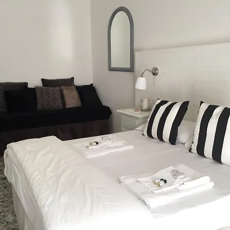 Chiaia House Bed & Breakfast *