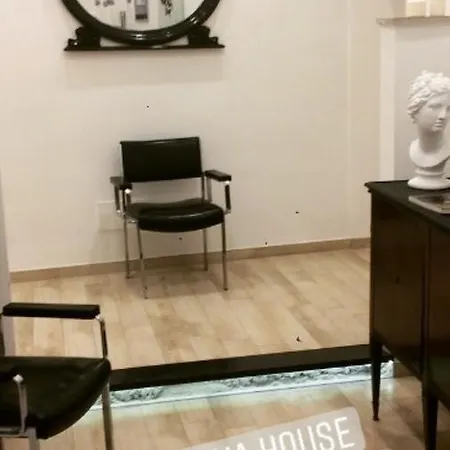 Chiaia House Naples