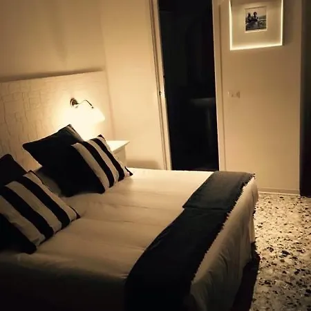 לינה וארוחת בוקר Chiaia House 3*